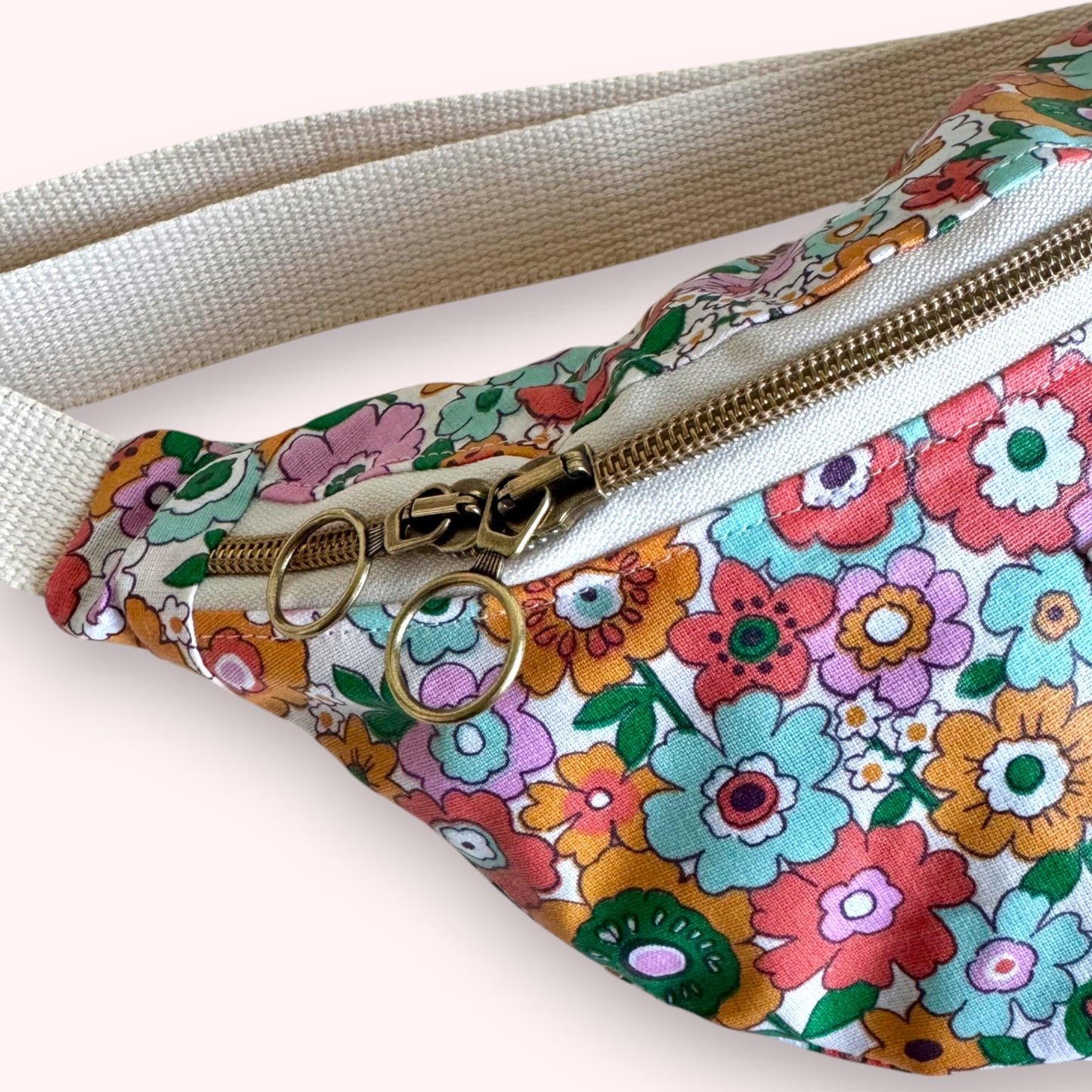 Sac banane - Coton enduit Fleuri "esprit liberty"