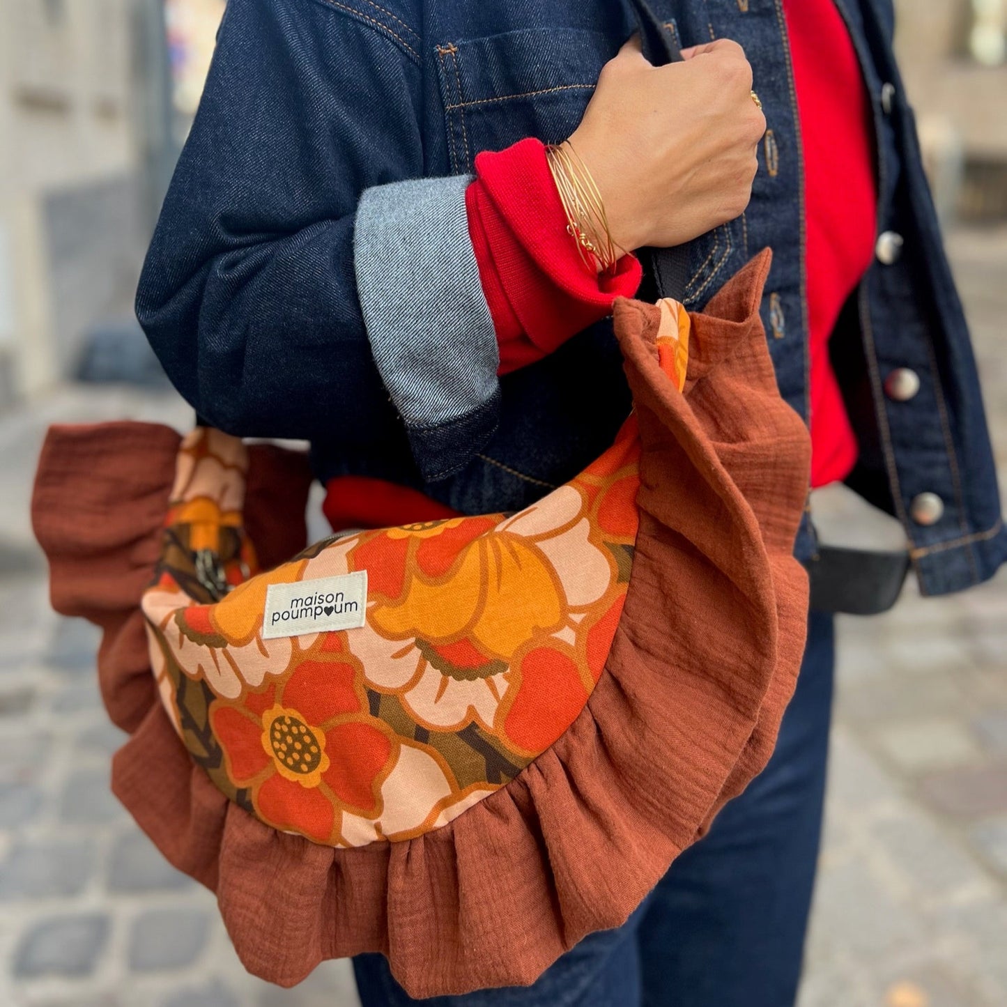 Sac Demi-Lune – Coton fleuri 70’s et Froufrous