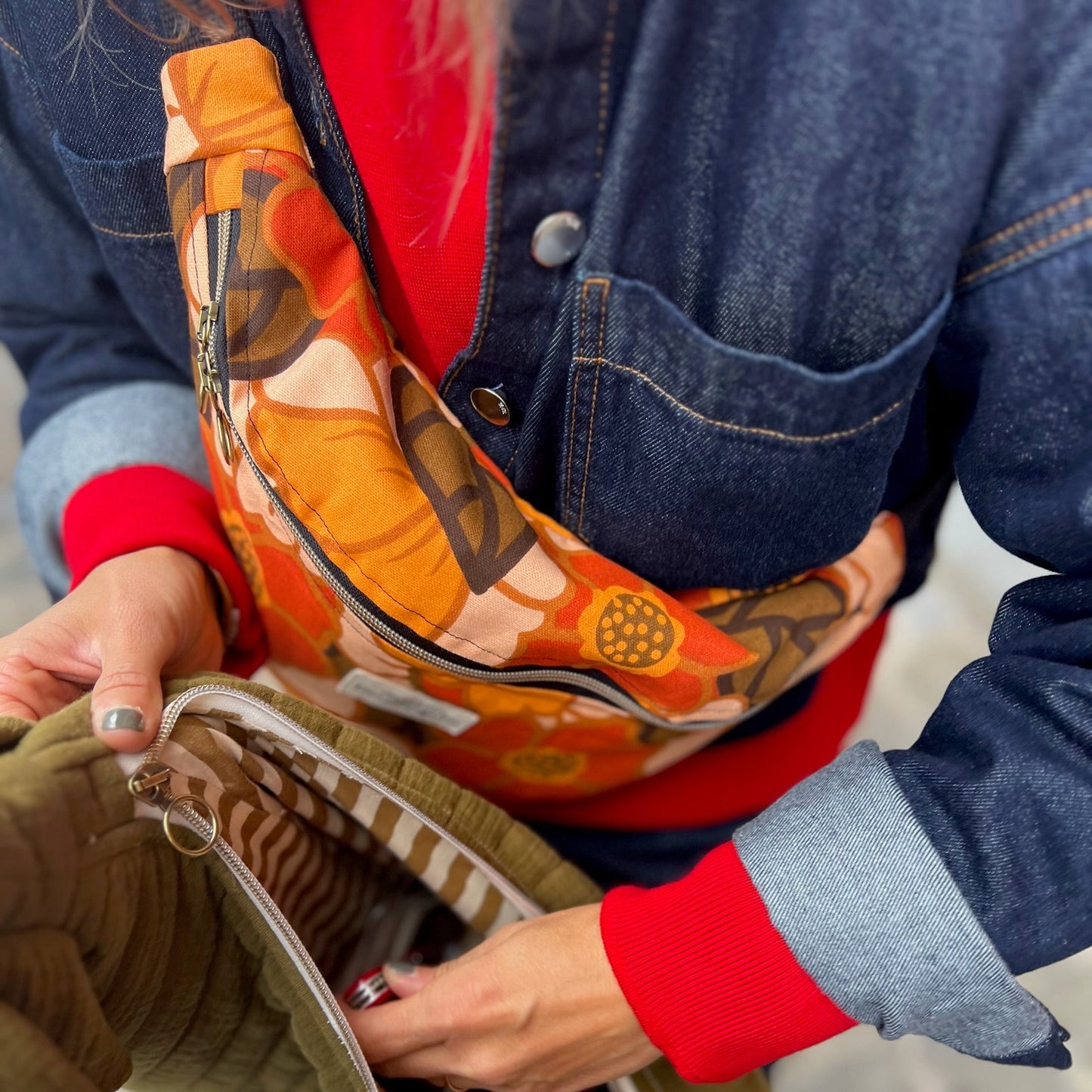 Sac banane fleuri 70's