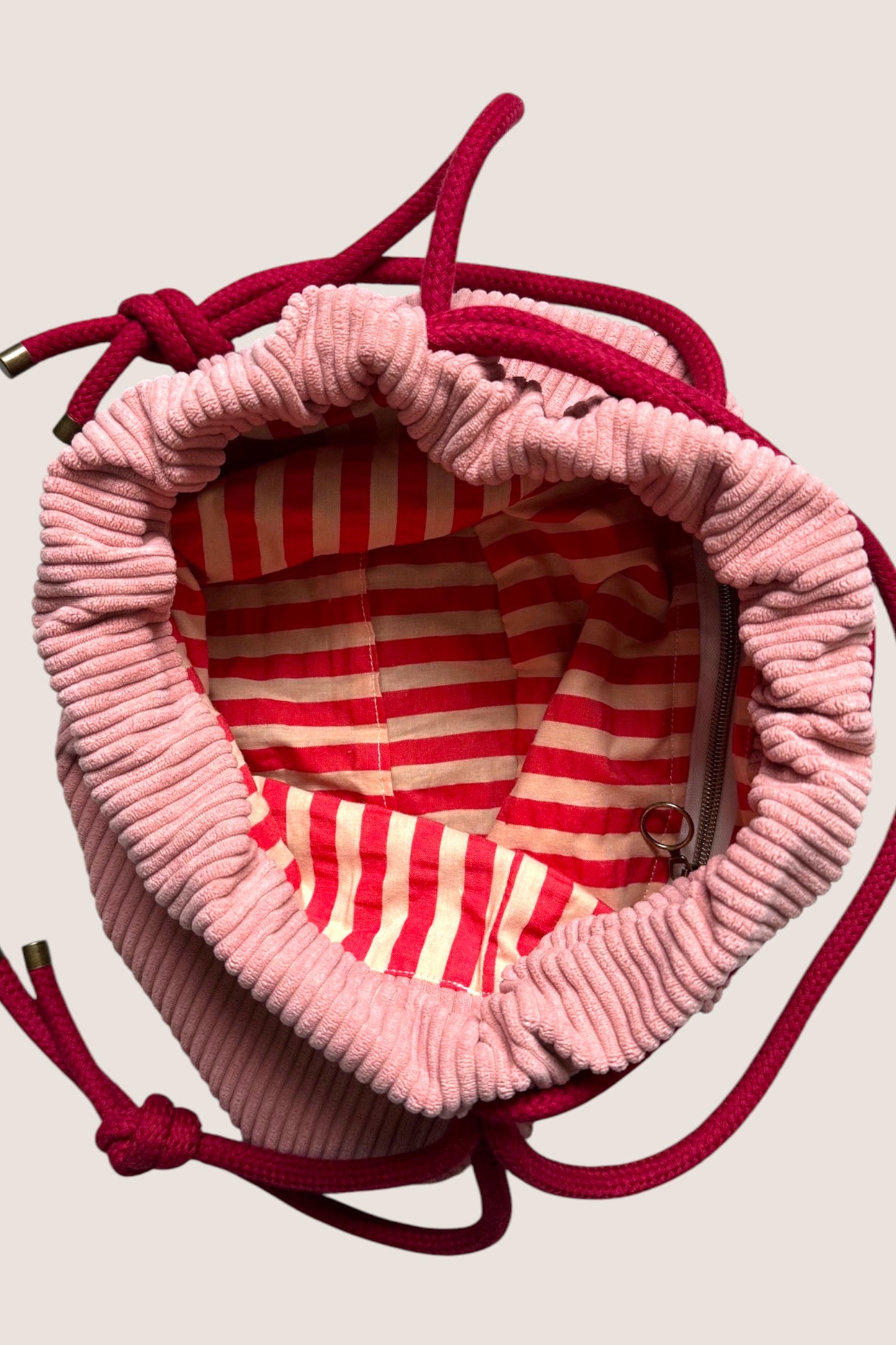 sac bourse mini cordons velours rose Maison PoumPoum doublure