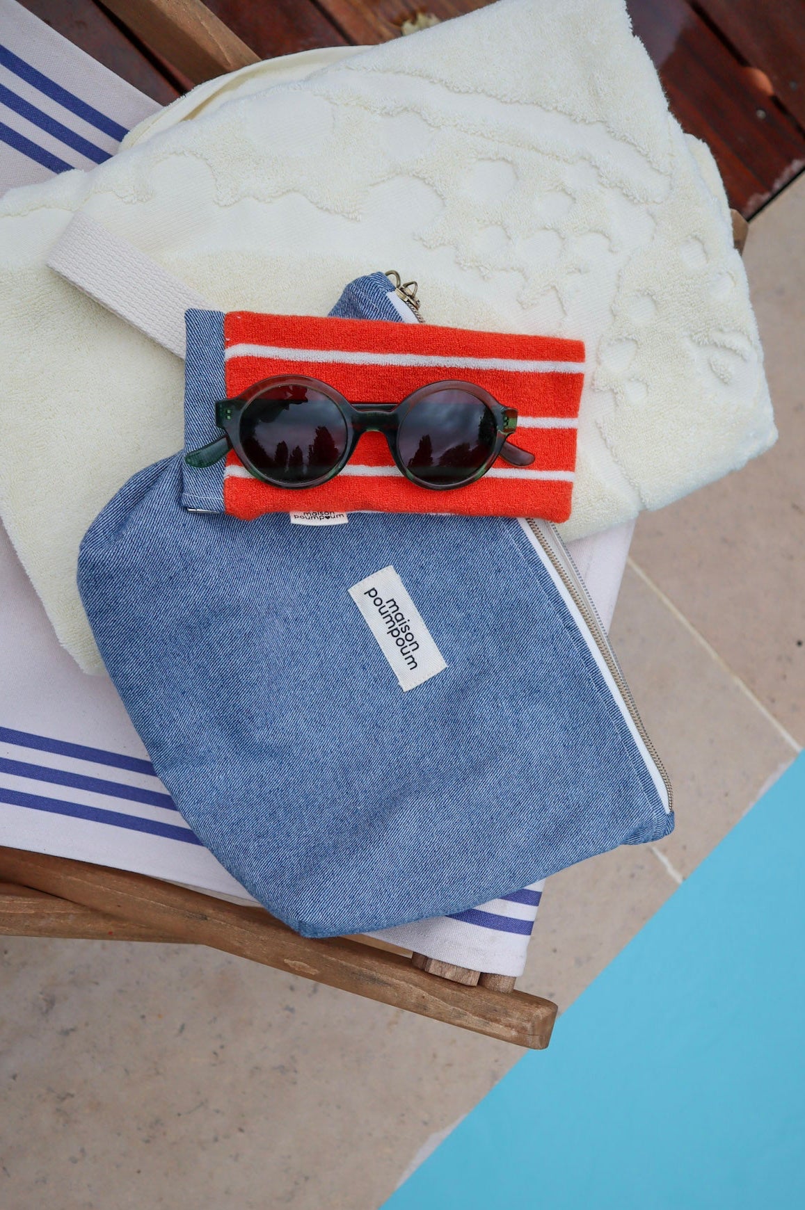 pochette plage jean maison poumpoum pratique