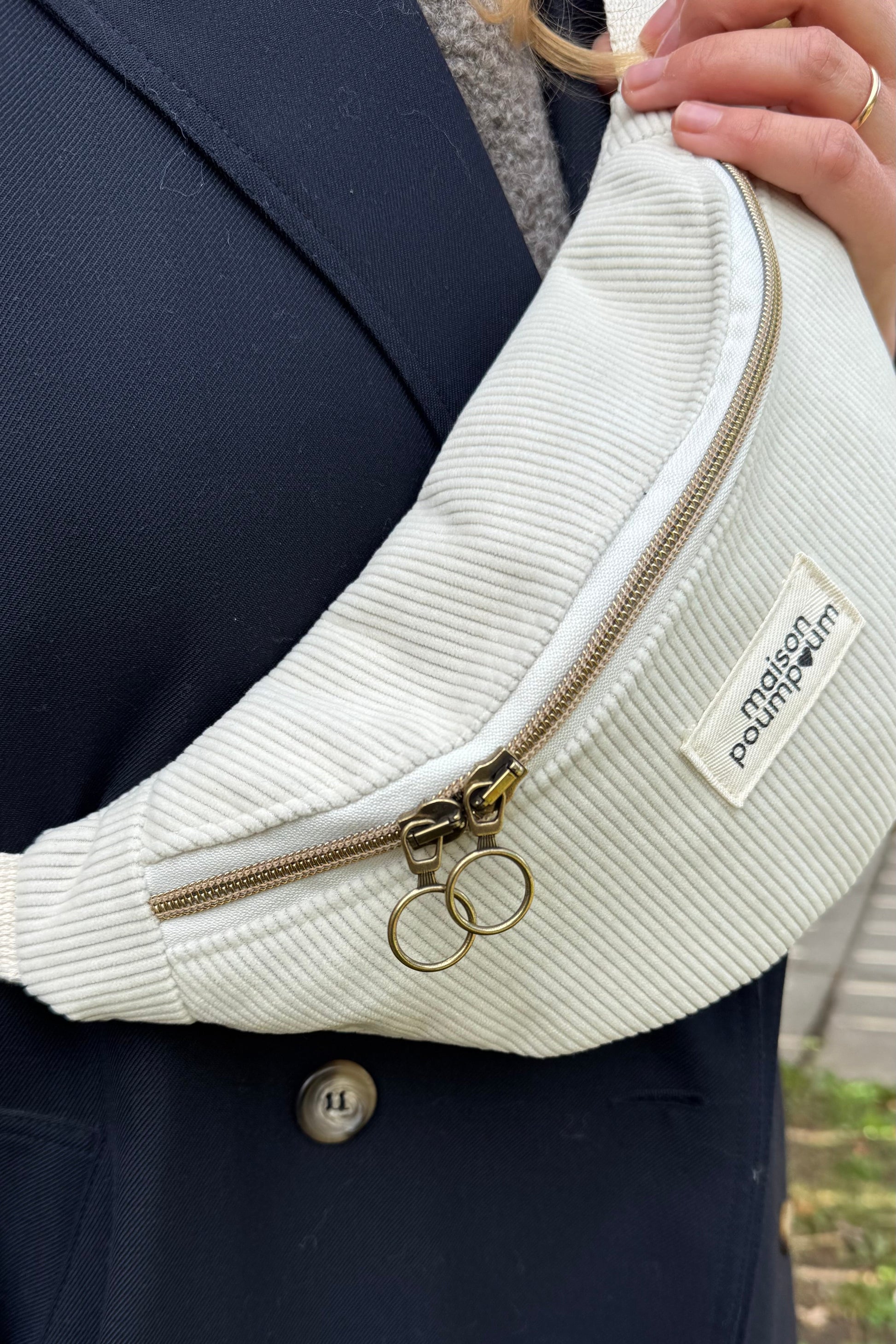 sac banane velours creme femme maison poumpoum