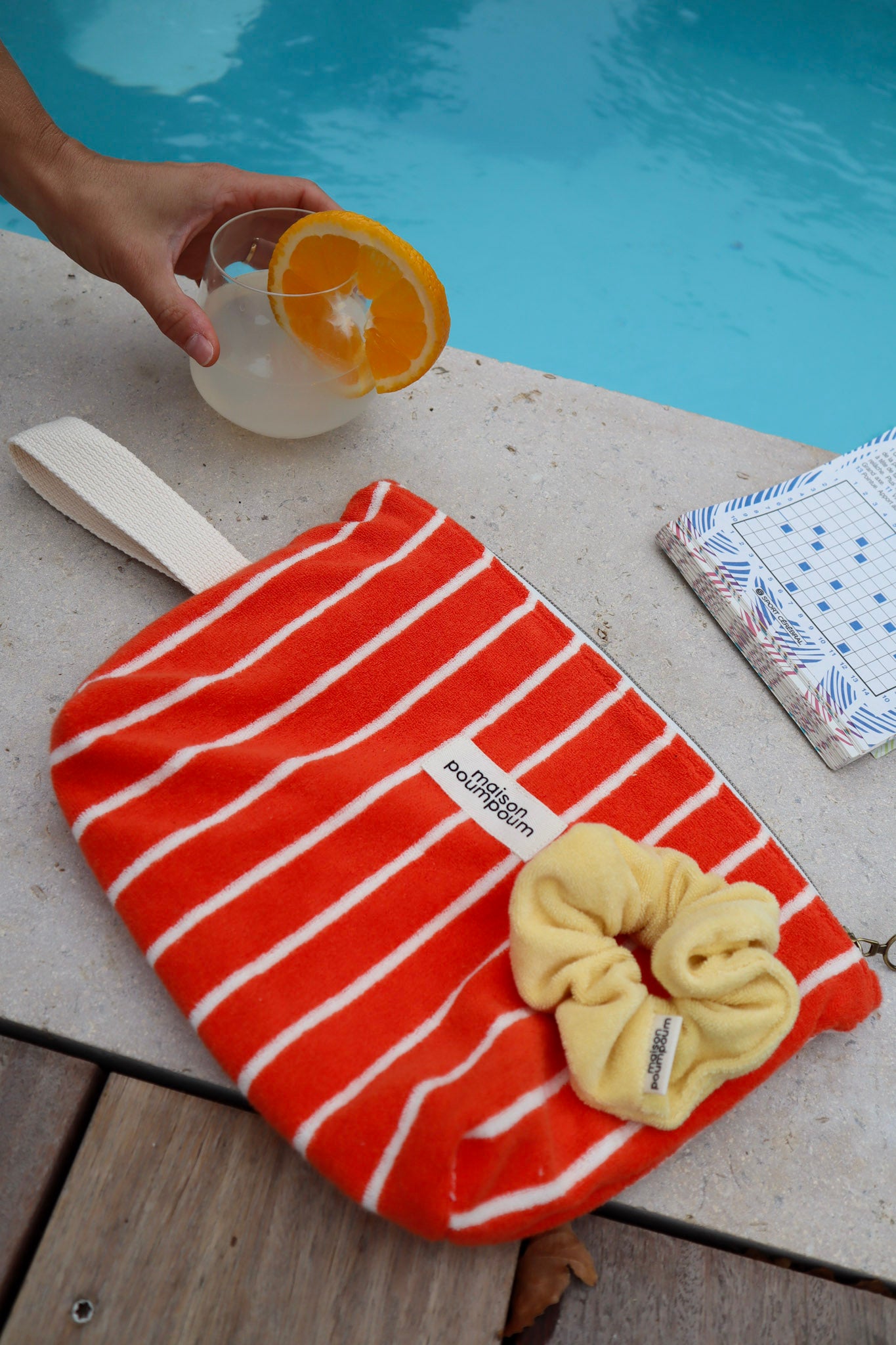 pochette plage éponge rayure bleu et rouge - maison poumpoum piscine