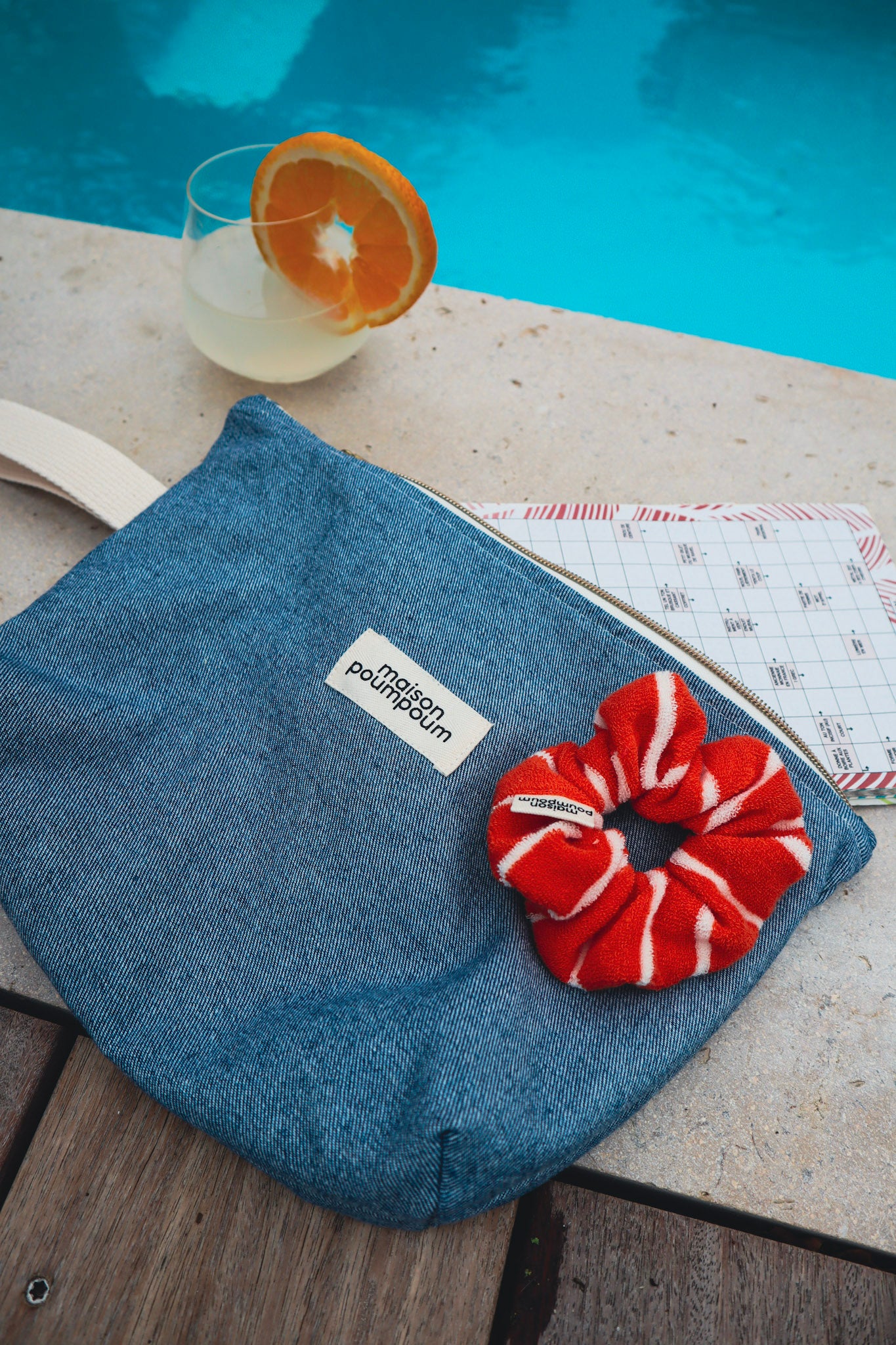 pochette plage jean maison poumpoum détails