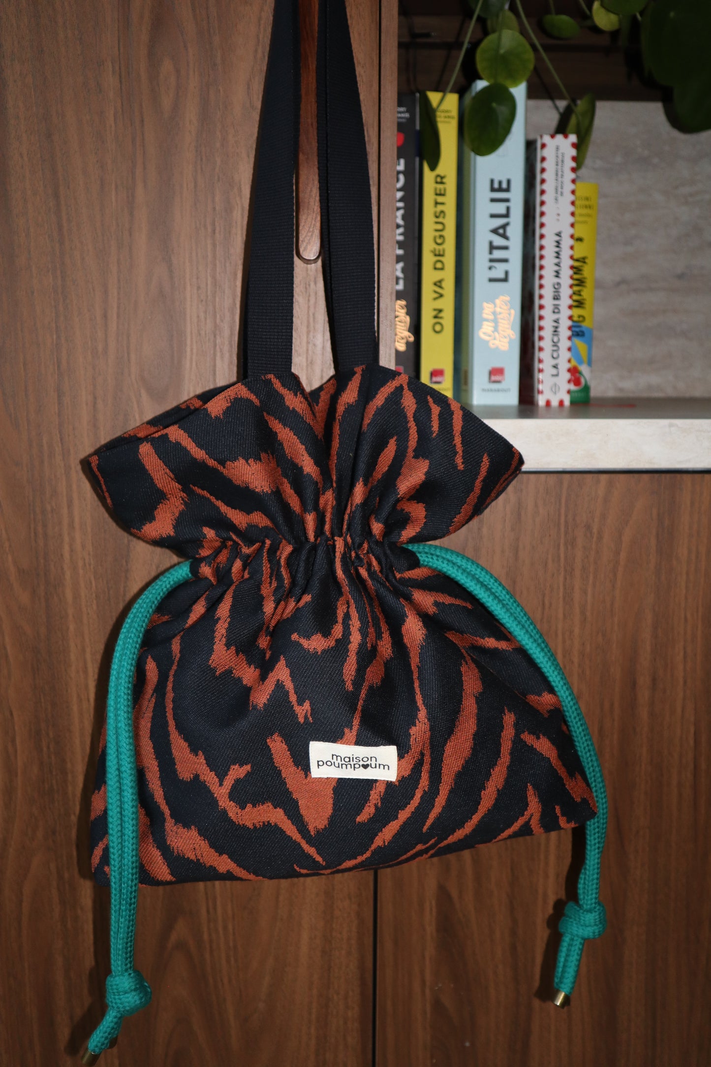 Sac Bourse Jacquard Zèbre Noir & Terracotta – Le sauvage chic en édition limitée