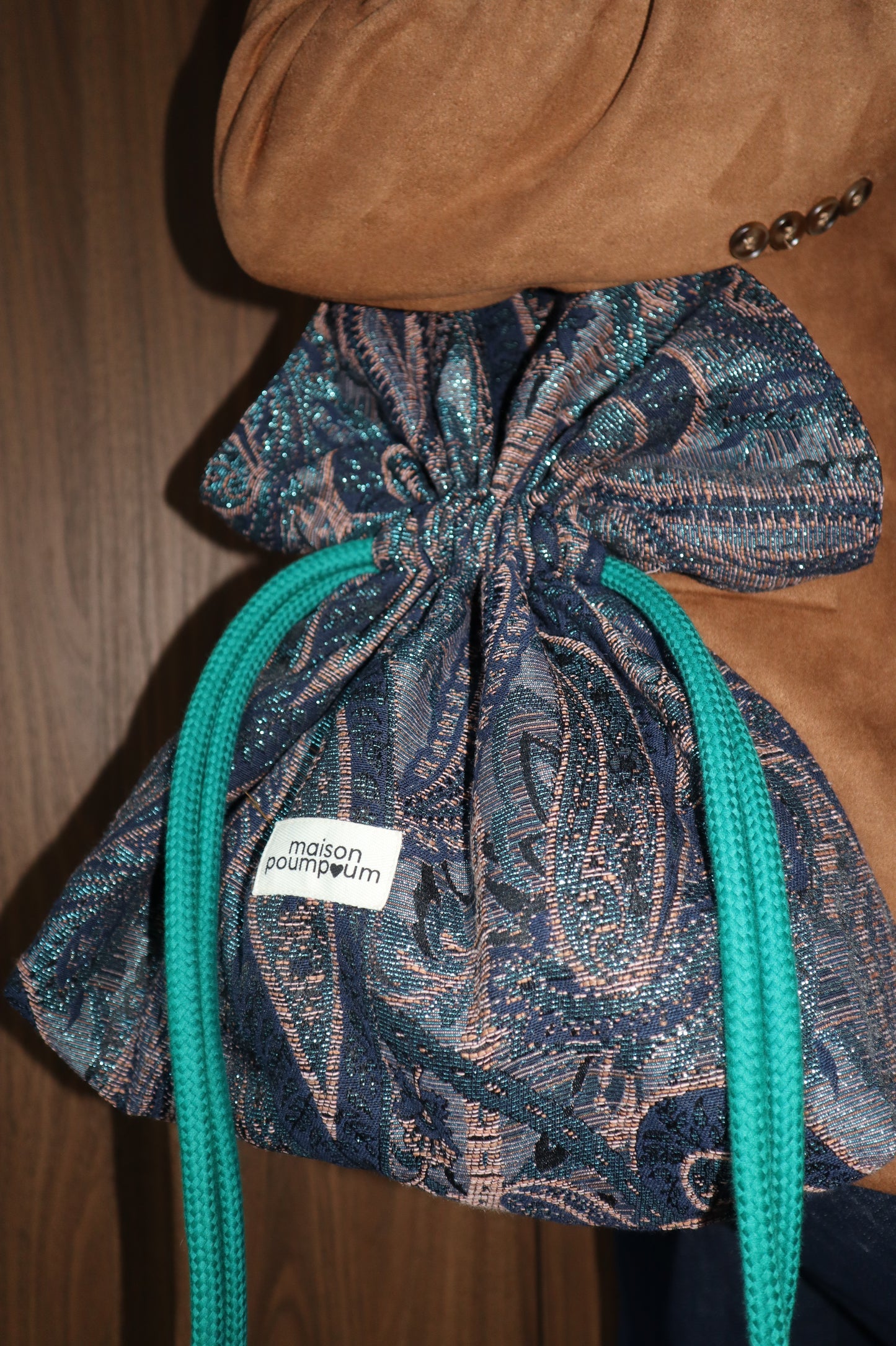 Sac Bourse Jacquard Cachemire – L’élégance française en édition limitée