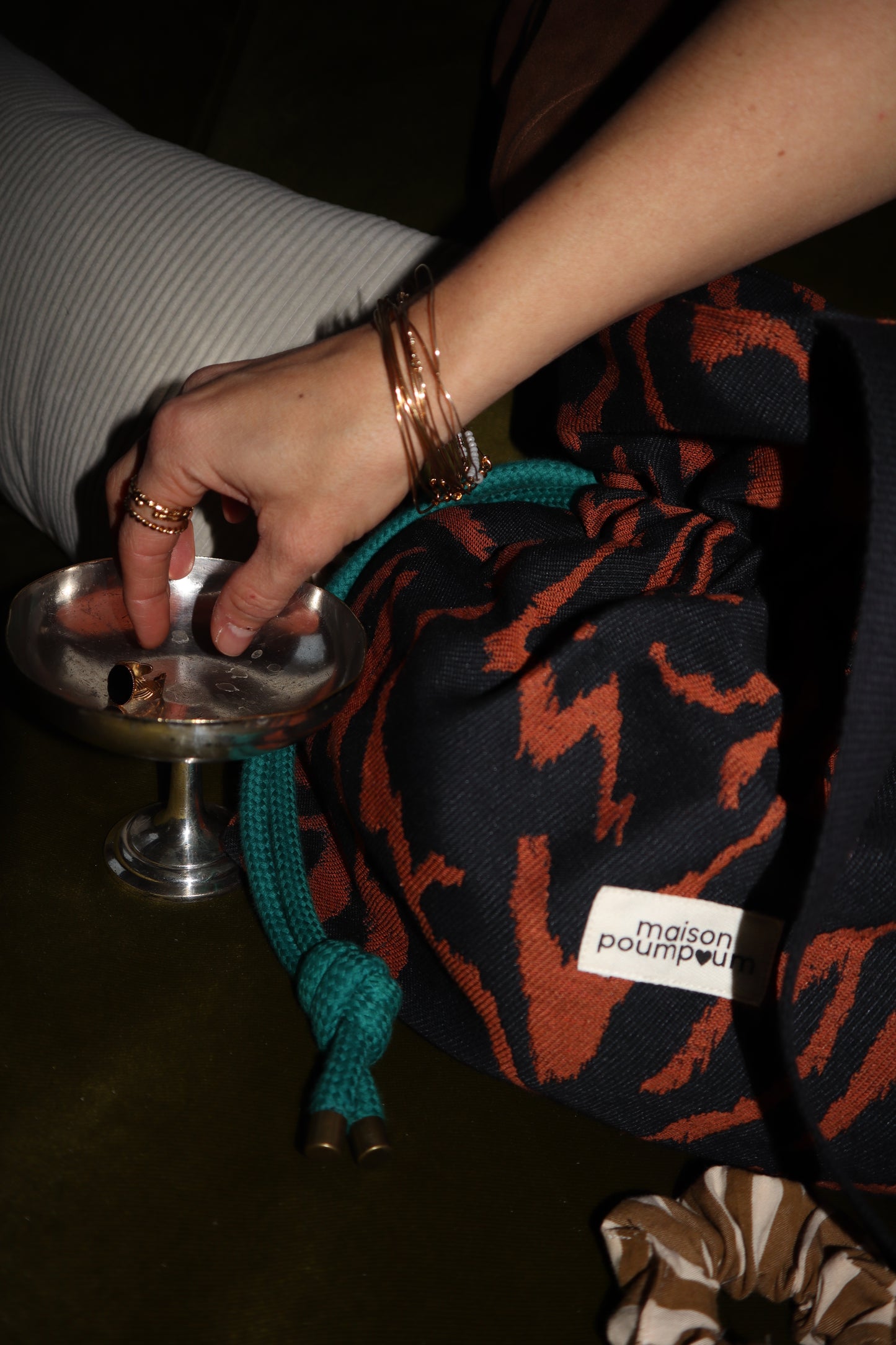 Sac Bourse Jacquard Zèbre Noir & Terracotta – Le sauvage chic en édition limitée