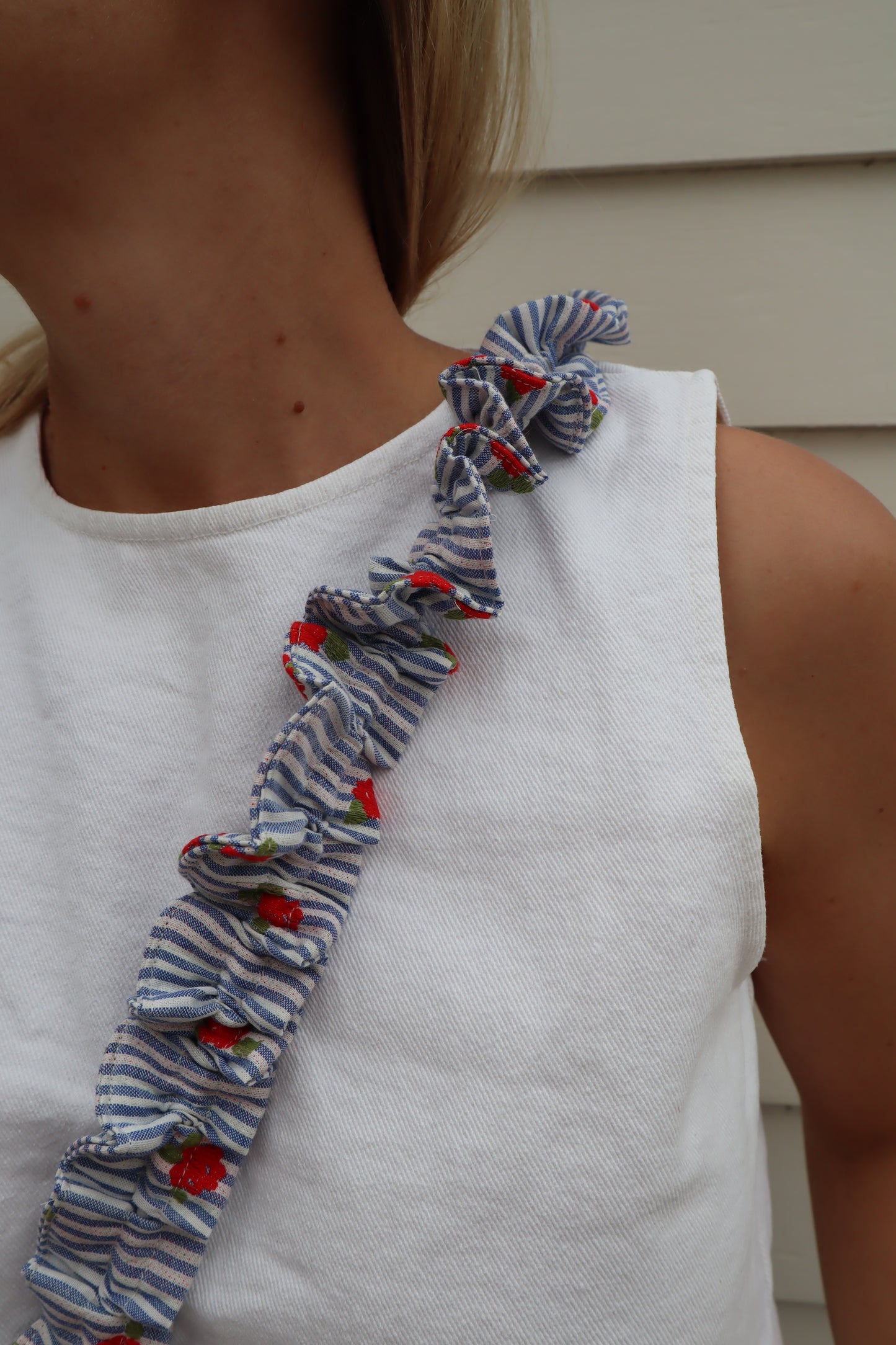 Cordon téléphone à froufrous Jacquard rayure fleurie – Maison PoumPoum