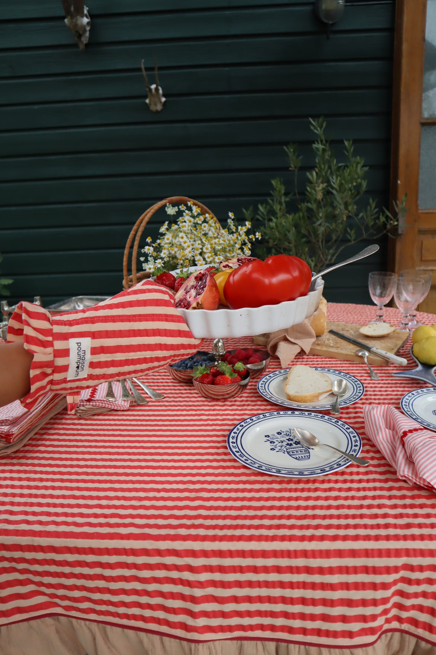 La nappe à froufrous  - Rayure rouge -  La maison poumpoum