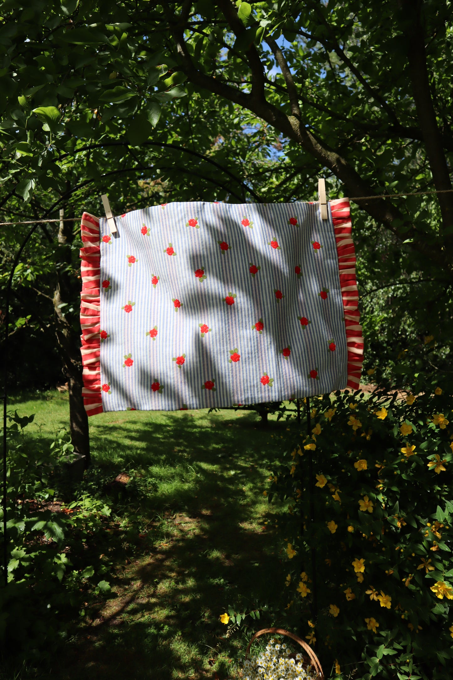 Set de table réversible - Rayure fleuri à froufrous - La maison poumpoum