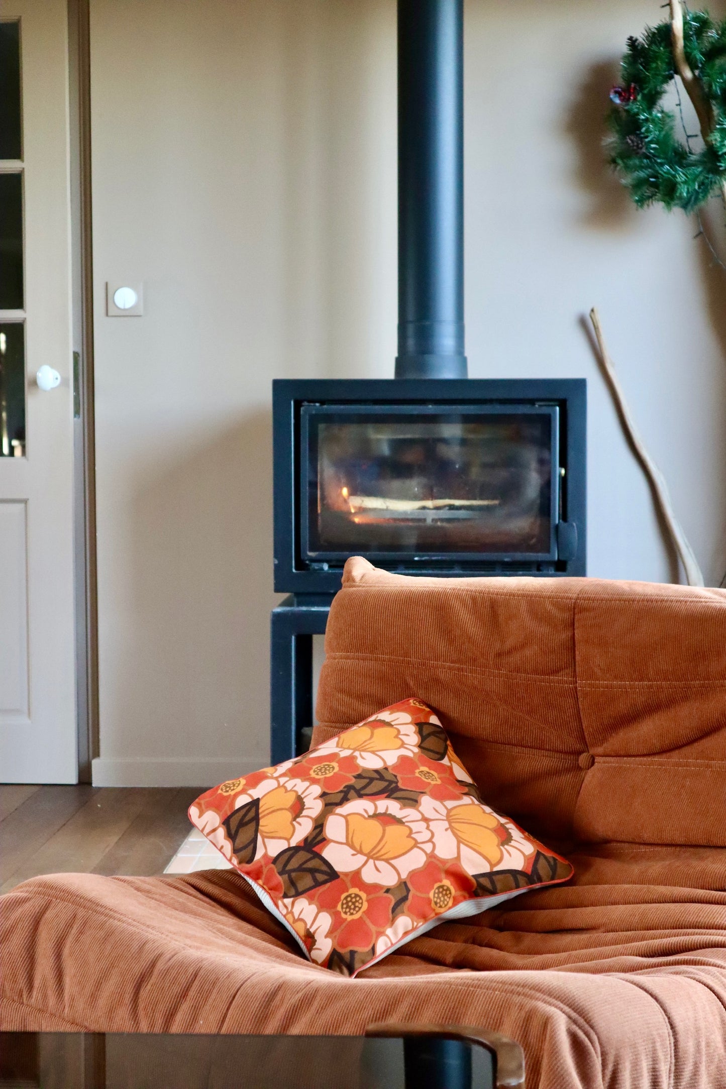 Le coussin fleuri 70'S  - La maison poumpoum