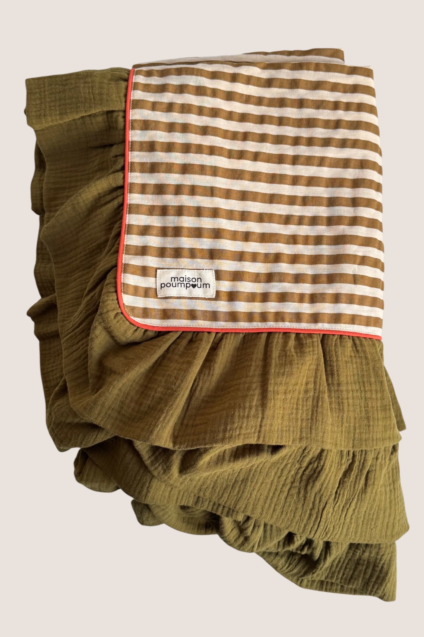 La nappe à froufrous  - La maison poumpoum