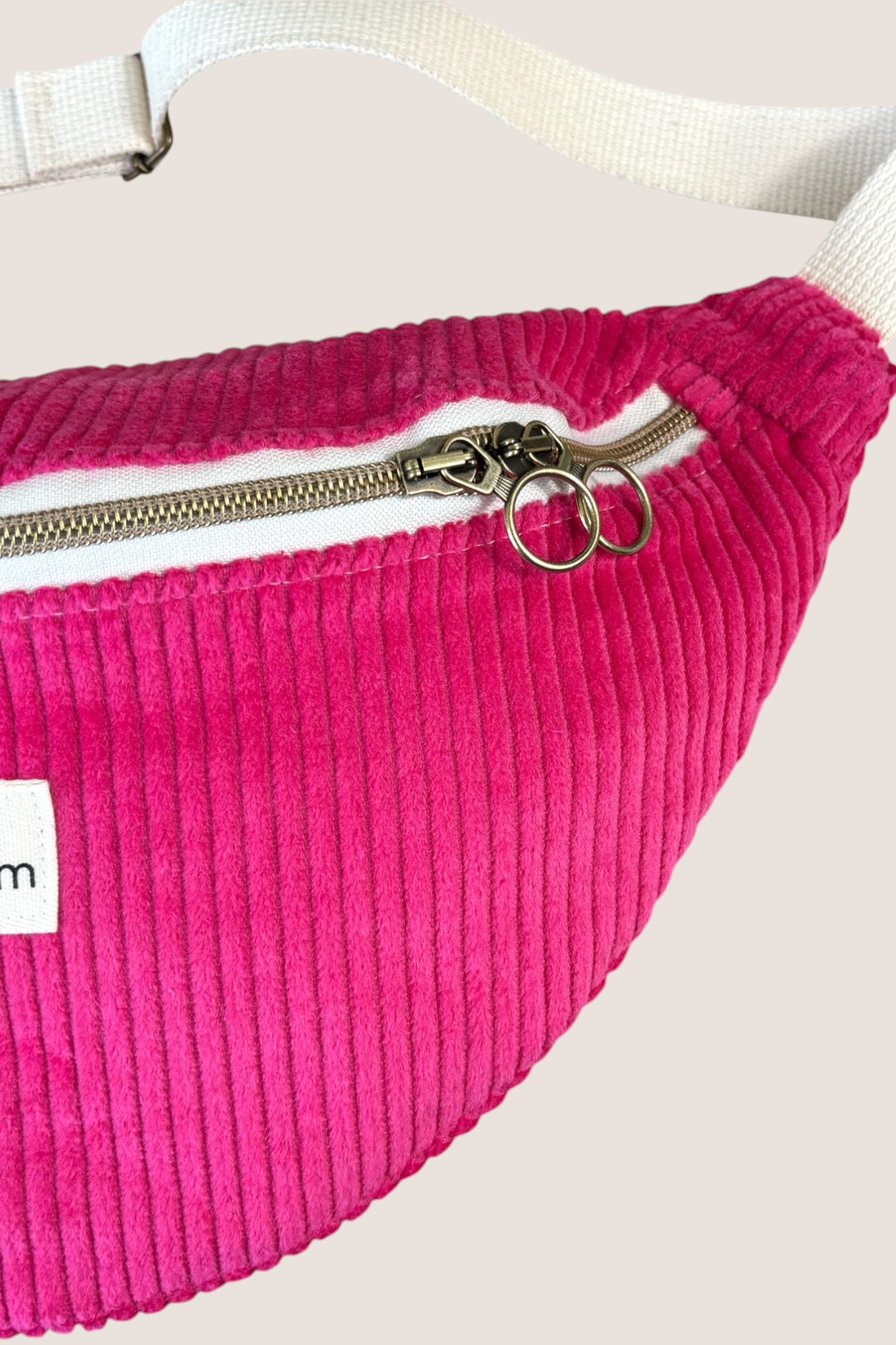 Sac Banane Velours Fuchsia zoom