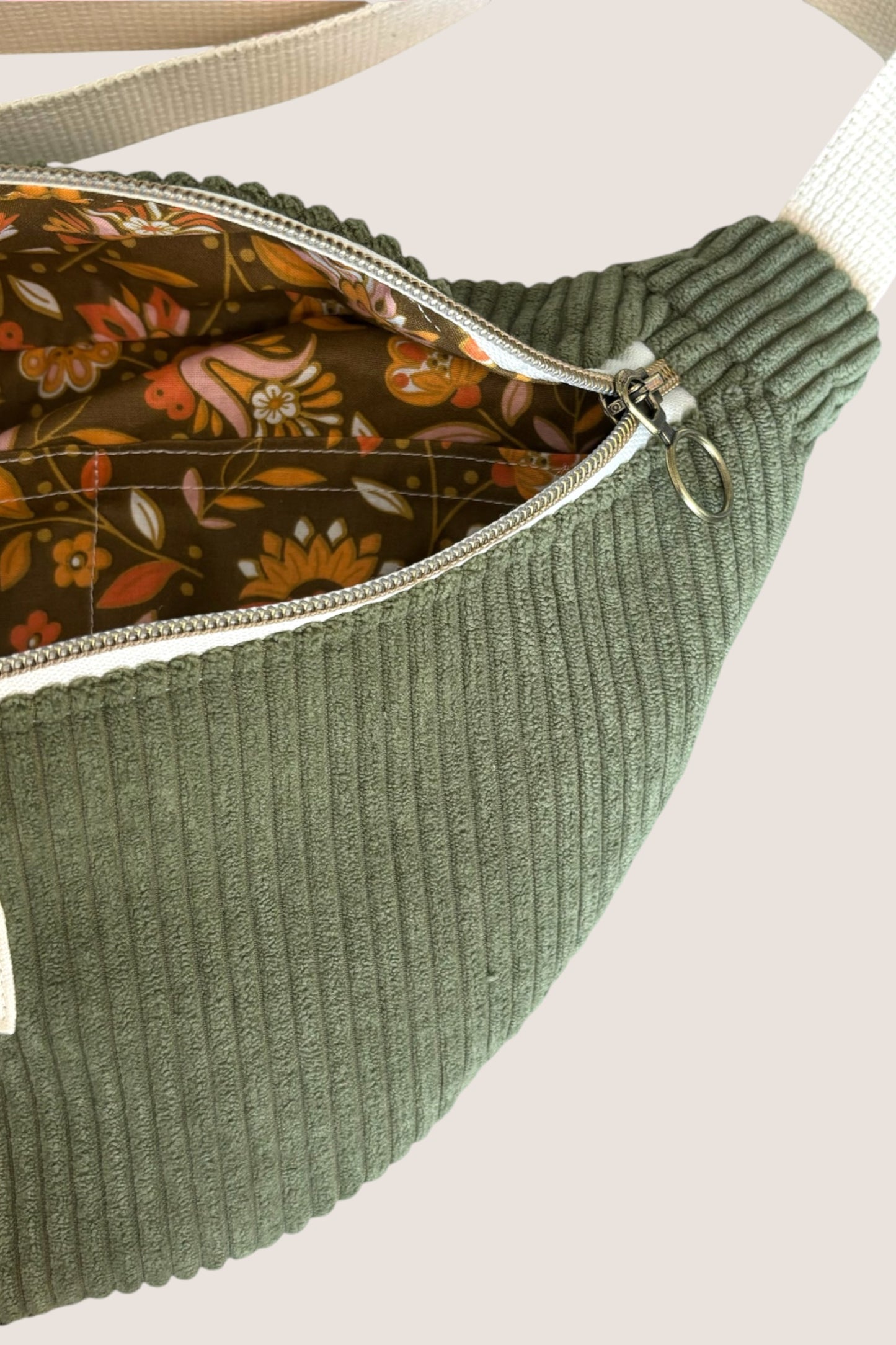 Sac Banane Velours Kaki interieur zoom