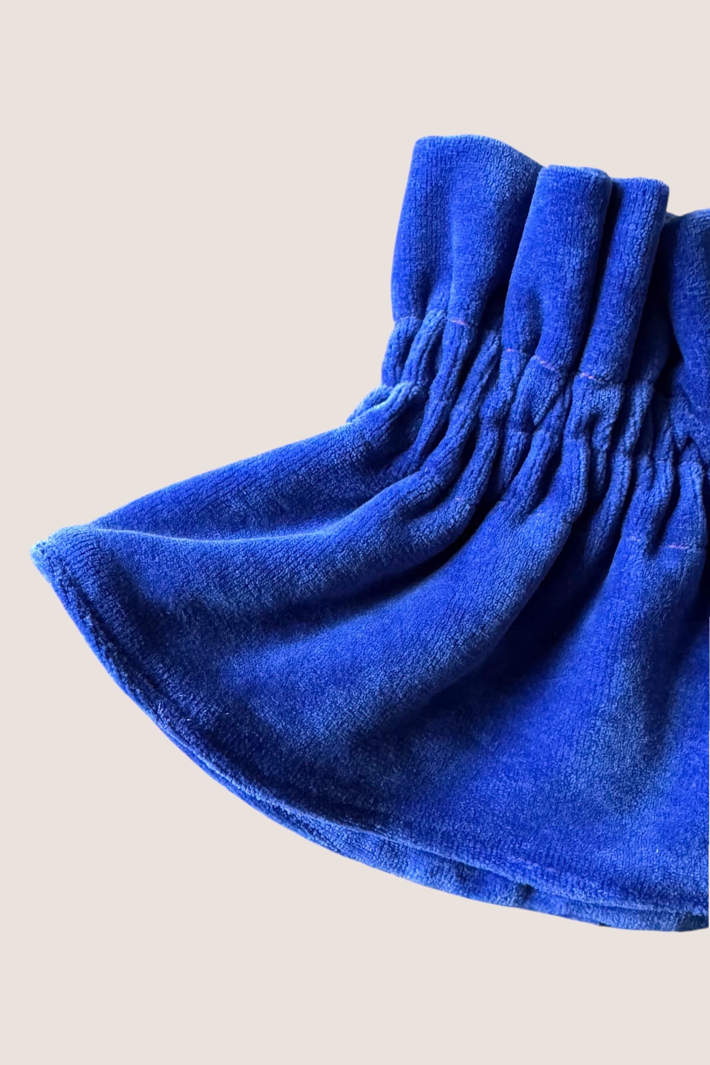 Le col amovible - Velours bleu électrique