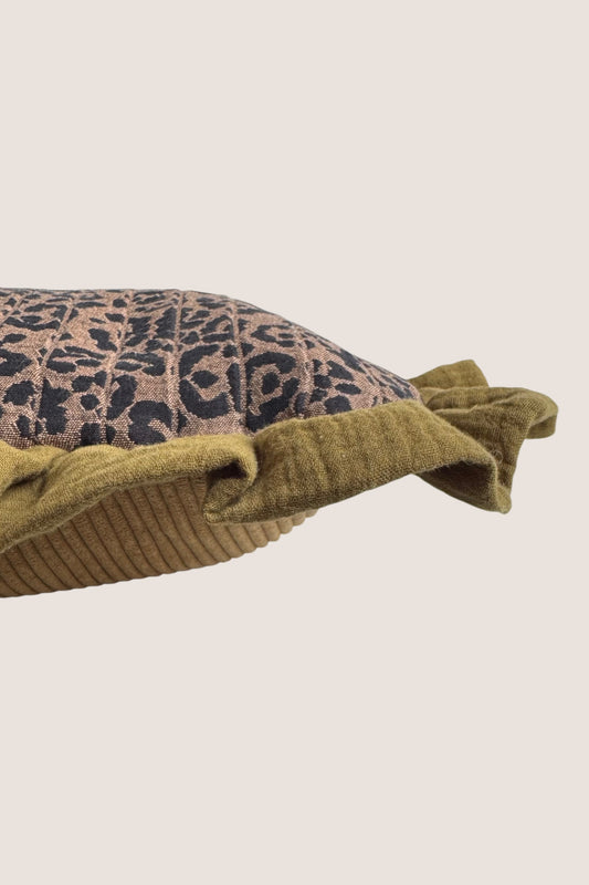 Le coussin léopard à froufrous  - La maison poumpoum