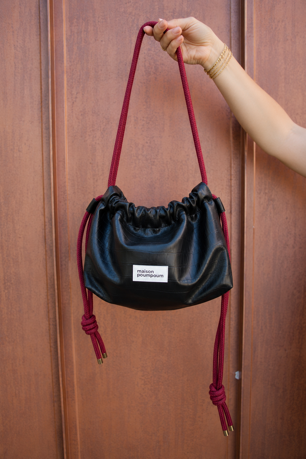 sac bourse simili croco noir - maison poumpoum - cordon bordeaux