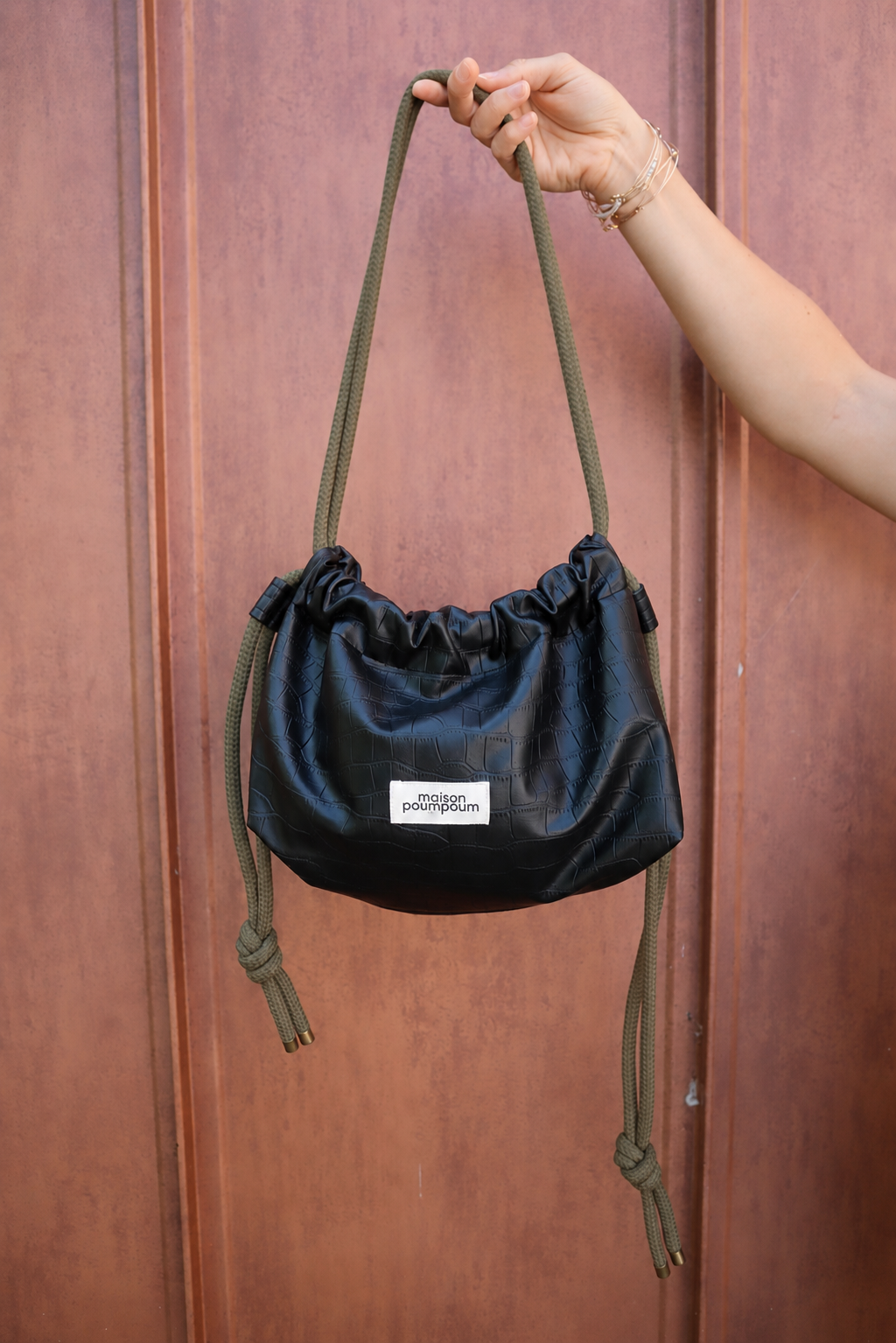 sac bourse simili croco noir - maison poumpoum - cordon kaki
