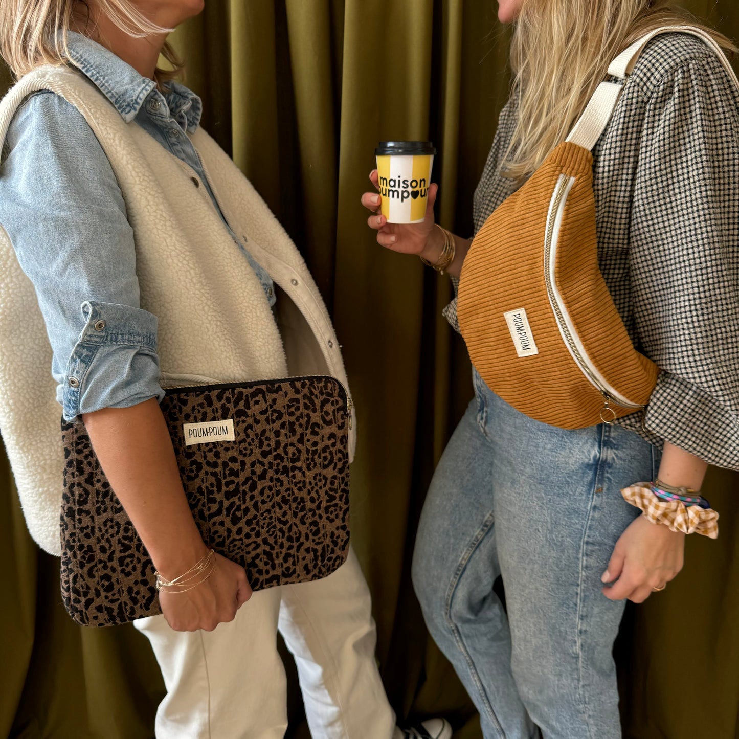 pochette ordinateur léopard sac banane moutarde