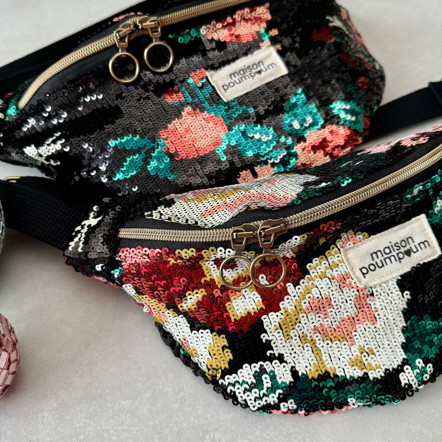 Sac banane - Sequin fleuri noir