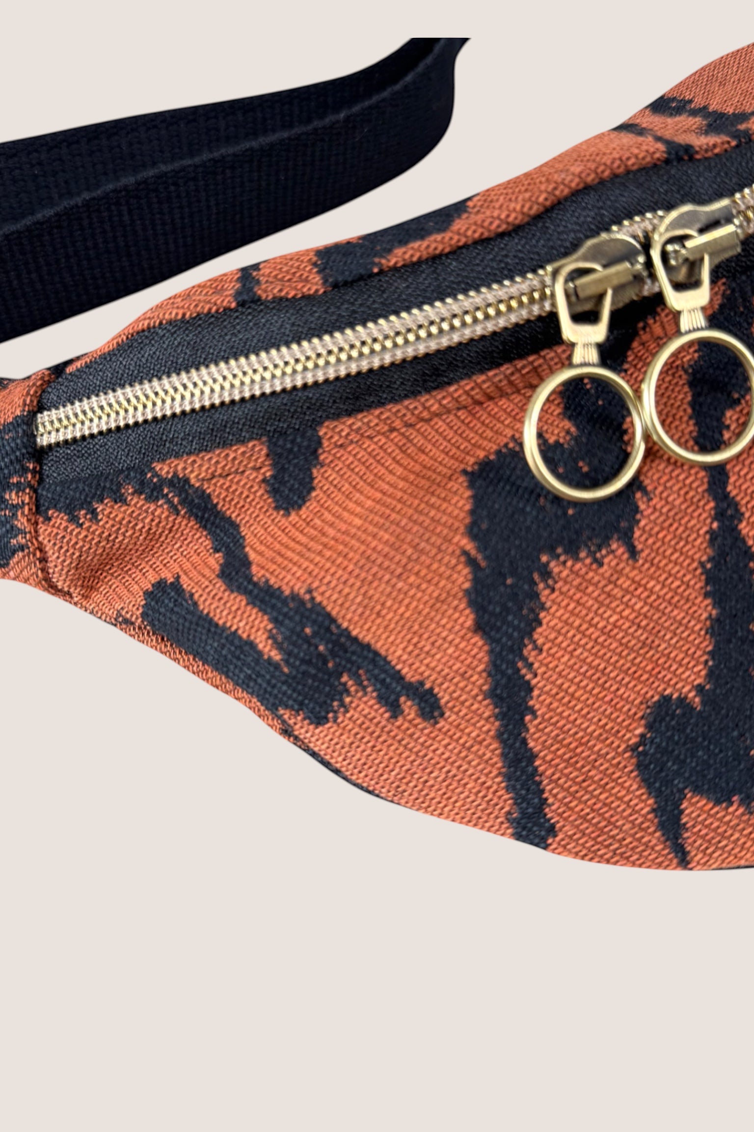 sac banane zebre terracotta zoom