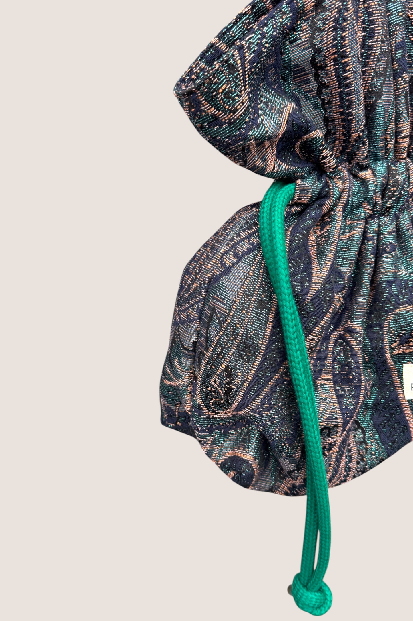 Sac Bourse Jacquard Cachemire – L’élégance française en édition limitée